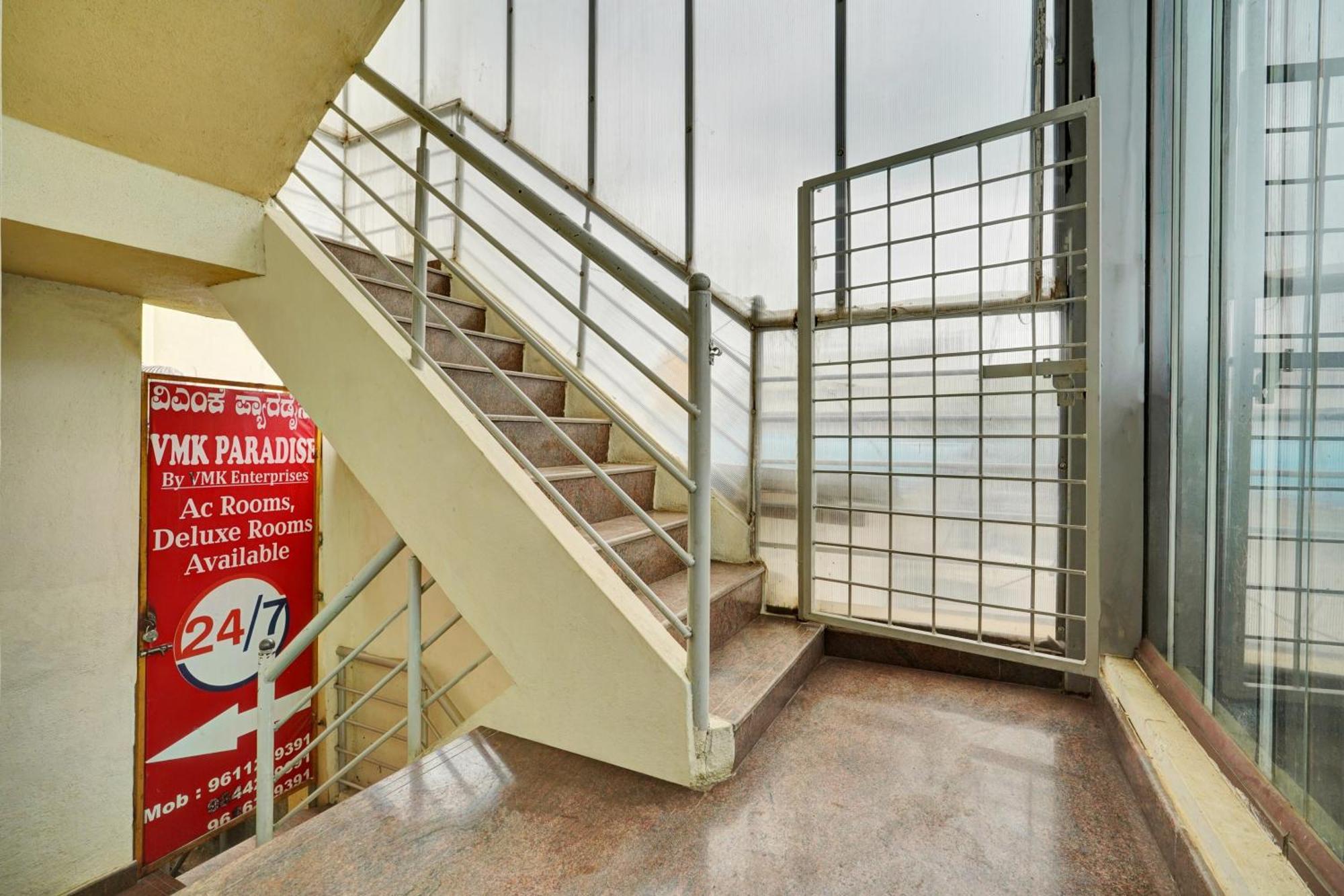 Hotel O Mg Boarding And Lodging Bangalore Bagian luar foto